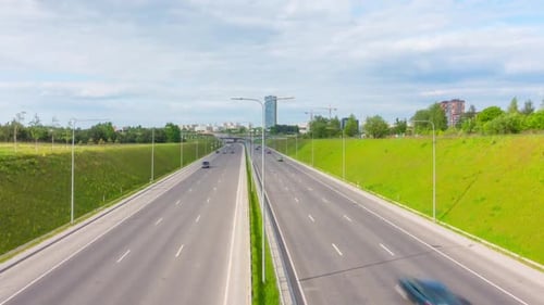 Tráfico de autopistas en la ciudad