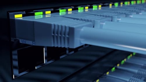 Centro de datos con equipo de comunicación que transfiere datos a través de Internet 4k