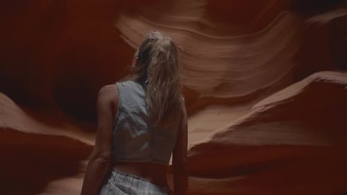 Frau im Roten Canyon
