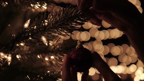 Hängende Weihnachtskugel