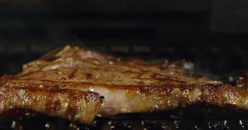 Steak Juicy T-Bone avec marques de gril 43b