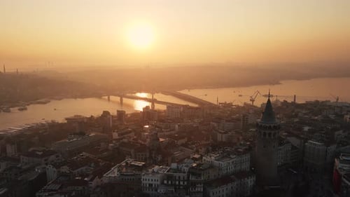 Istanbuler Galata-Brücke bei Sonnenuntergang