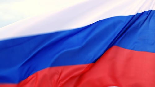 Die russische Flagge weht