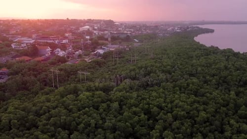 2.7K Bali Highway Miracle Coucher de soleil Océan Vue aérienne