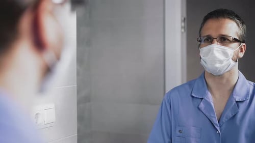 Joven Doctor Shaggy Unshaven