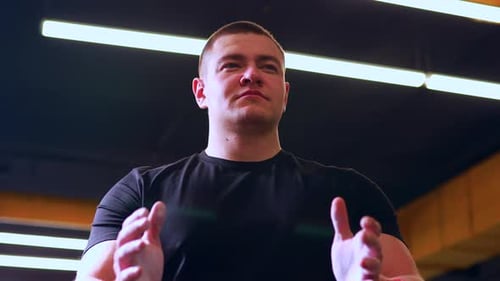 Man Clap Hands with Powder in Gym Get Ready to Working Out