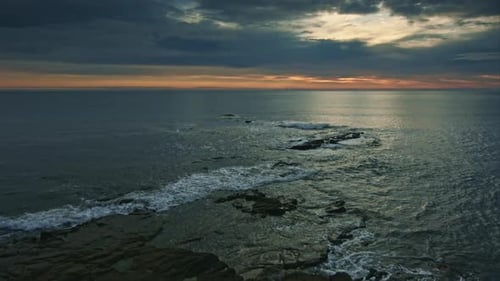 Seelandschaft im Morgengrauen