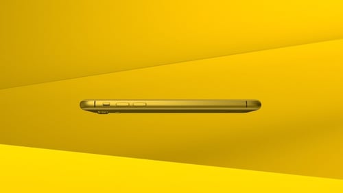 Dynamic Smartphone Mockup with Green Screen and Tracking Markers