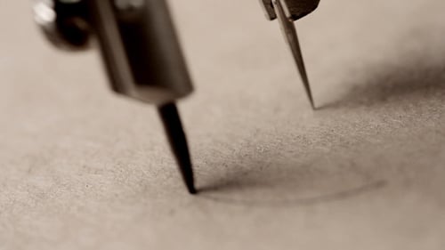 Arbeiten mit Bleistift im Büro