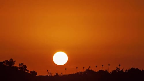 Zeitraffer bei Sonnenaufgang