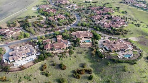 Big Luxury Executive House with Pool Next To Golf Course in Private Community