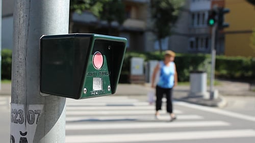 Appuyez sur le bouton des feux de circulation