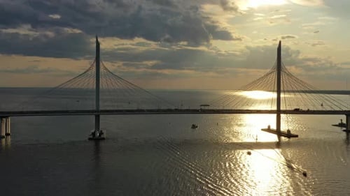 Vue aérienne du pont à haubans à Saint-Pétersbourg