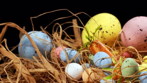 Bunte traditionelle Ostereier für Ostern 27