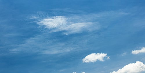 Himmel und dünne Wolken 4K 1