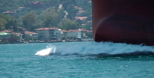 Big Ship et la ville