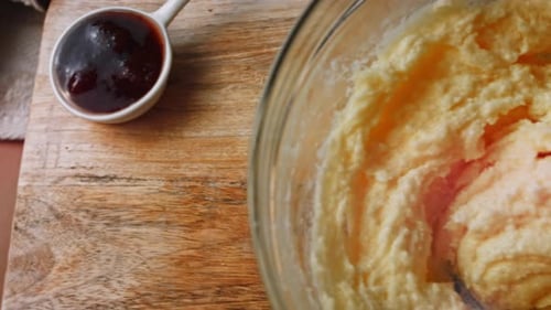 Bake the Dough for the Cake in the Form of Baking