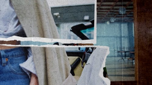 Dynamic Paper Tear Transitions with Grunge and Glitch Effects