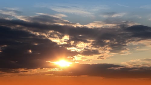 Time Lapse de nubes y sol