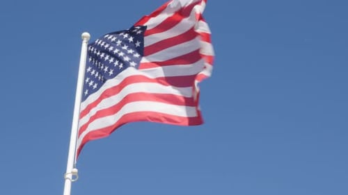 Flagge der Vereinigten Staaten von Amerika Stoff auf dem Wind winkt 4K 2160p UltraHD-Filmmaterial - Amerikanische Flagge ag