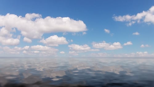 Zeitraffer Wolken und ruhiger Ozean