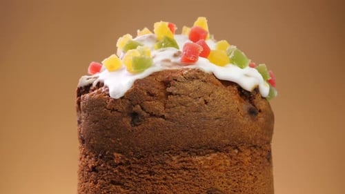 Rotierender Osterkuchen