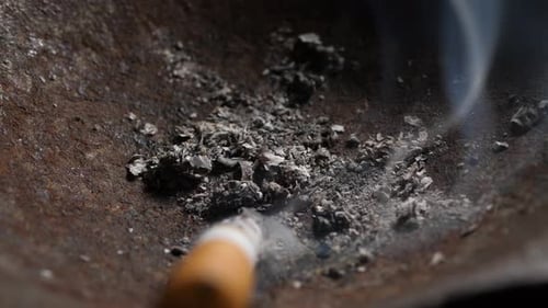 cigarette allumée
