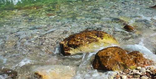 Rocas cerca de la costa - 5