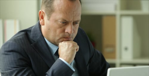 Besorgt über das Geschäft