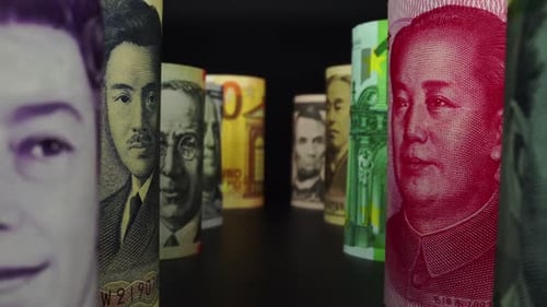 Konzept für den Geldwechsel in Fremdwährungen. Viele Banknoten verschiedener Nationen
.