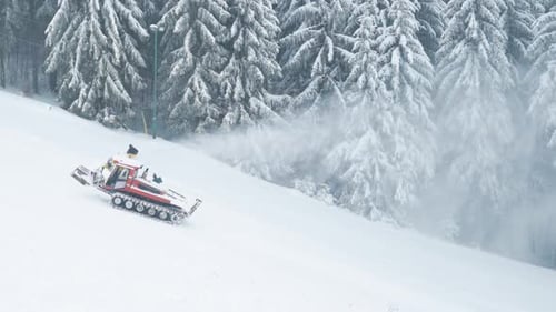 Maschine zur Schneeerzeugung