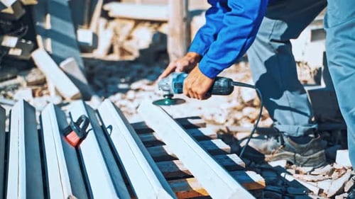 Industriearbeiter in der Fabrik zur Granitherstellung
