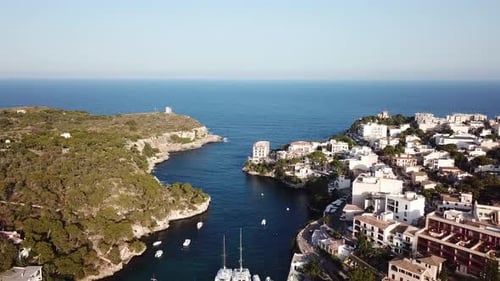 Luftbild: Die Bucht von Cala Figuera auf Mallorca, Spanien