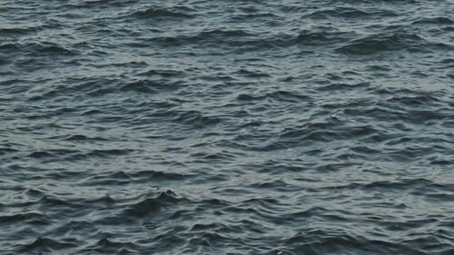 Welle des Meeres am Sandstrand