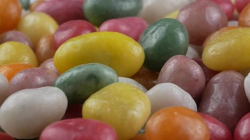 bunte, zähe Dragees, Nahaufnahme