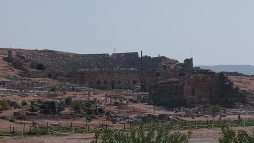 Ein Blick auf Hierapolis - eine antike Stadt in Pamukkale - Türkei