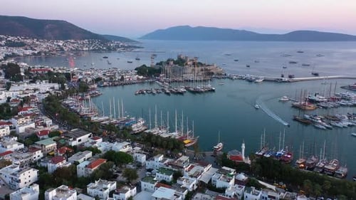 Panoramaaufnahme des Hafens und der Burg von Bodrum