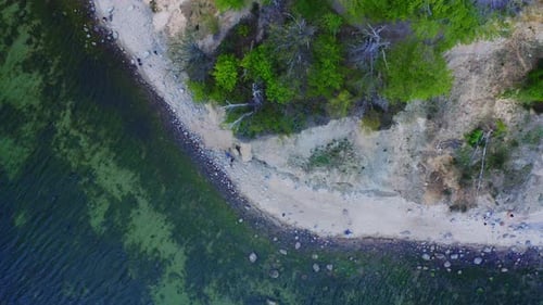 Luftbild Strand und Klippen