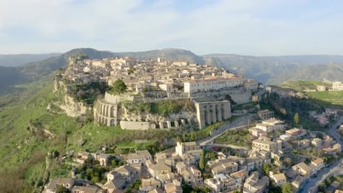 Hamlet on the Mountains