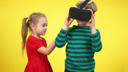 Children Experiencing Virtual Reality with Headset Technology