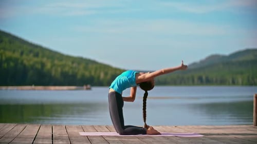 Postura de camello de yoga