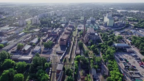 Panoramaaufnahme einer Industrieanlagenzone