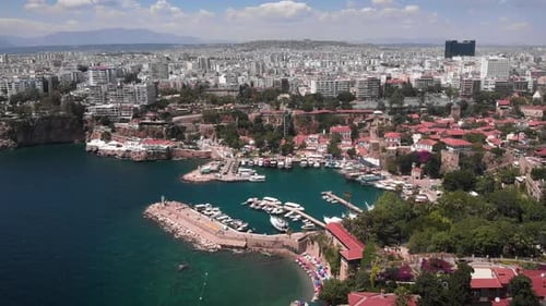 Flug über die Altstadt mit Seehafen von Antalya City