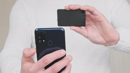 Scanning QR Code with a Modern Cold Crypto Wallet and Smartphone