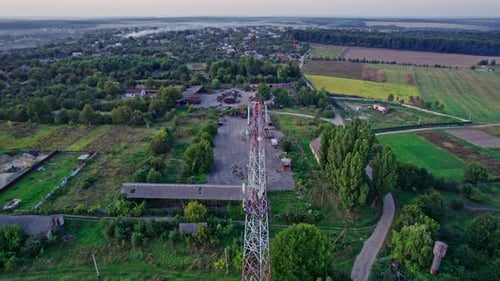 Antenna Receiver on Cell Tower with 5G Base Station Transceiver