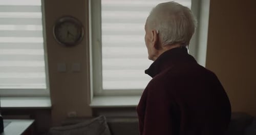 Porträt eines älteren Mannes im Ruhestand