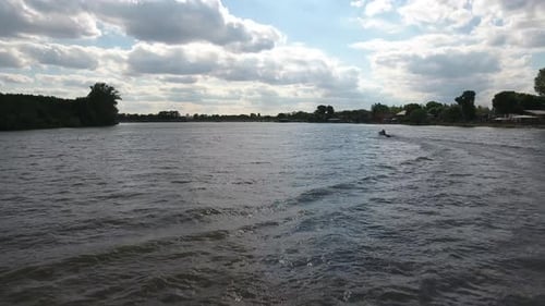 Fluss bei Sonnenuntergang