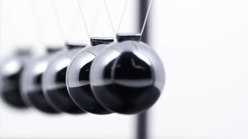 Slow Motion Newtons Cradle