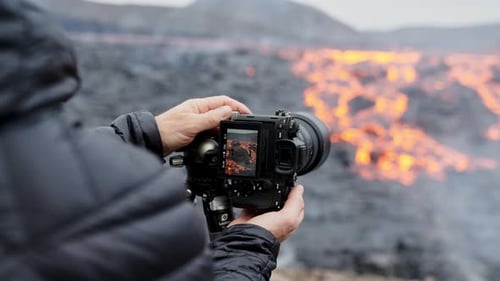 Photographer Records Molten Lava River with Camera