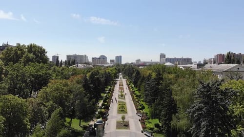 La rue centrale de Krasnodar vue du ciel.